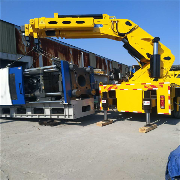 赤城县 大吨位折臂吊出租费用解析：一小时租赁多少钱