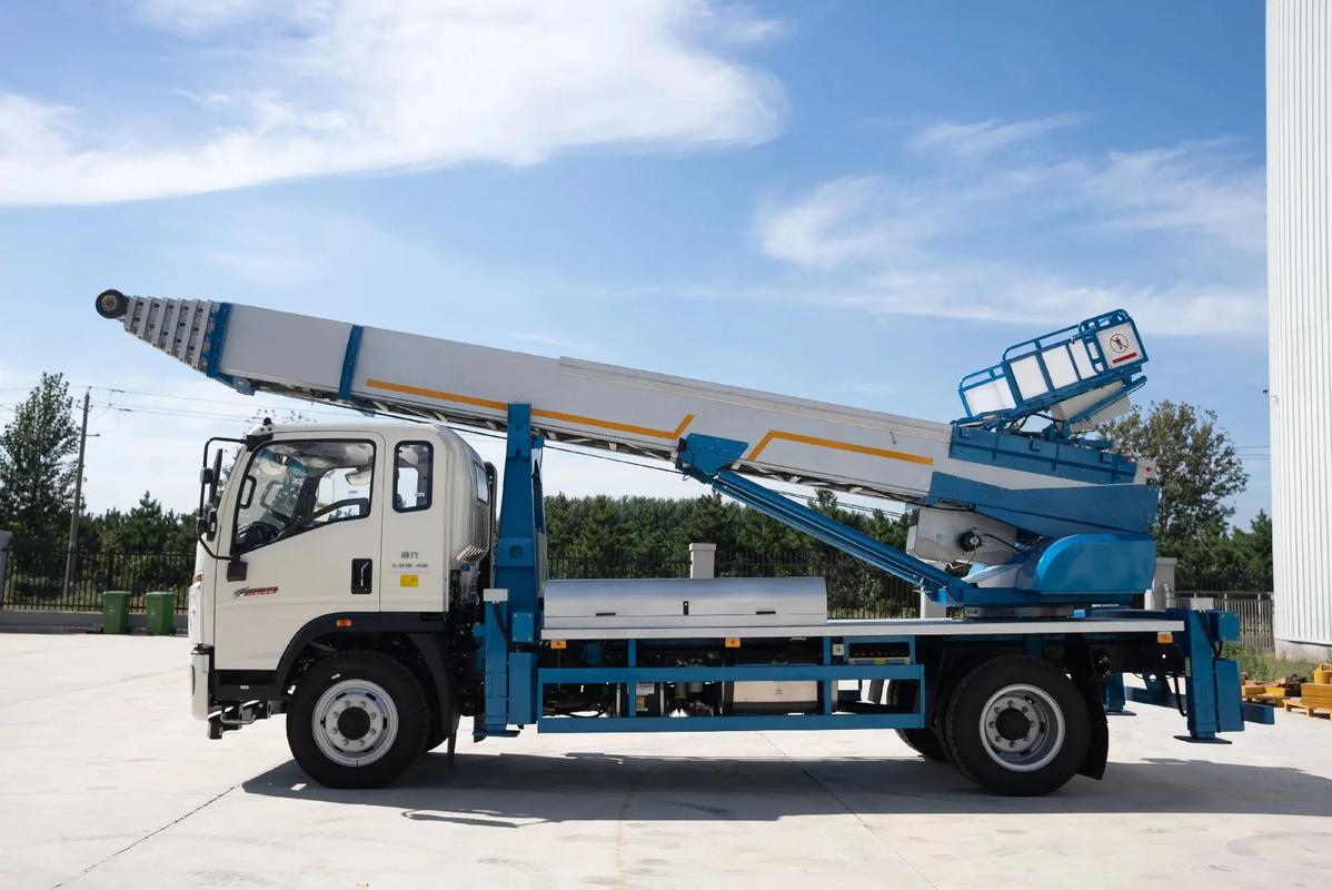 赤城县云梯上料车租赁费用