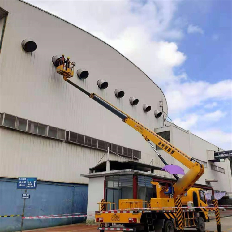 赤城县高空作业车出租服务：专业广告牌安装解决方案